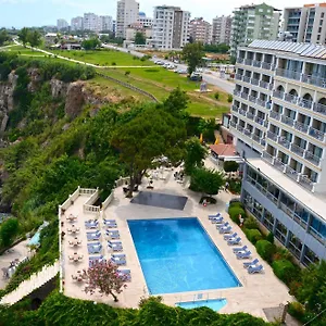 3* Otel Lara